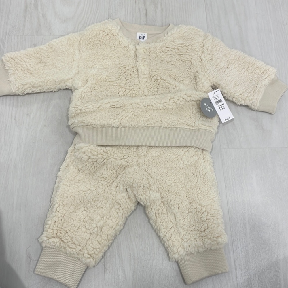 Baby Gap 2 piece Sherpa set 🐑